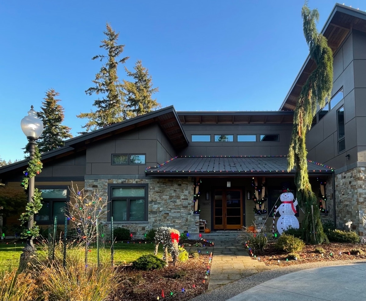 Holiday Lighting | Bellingham | Lynden | Whatcom Landscapes